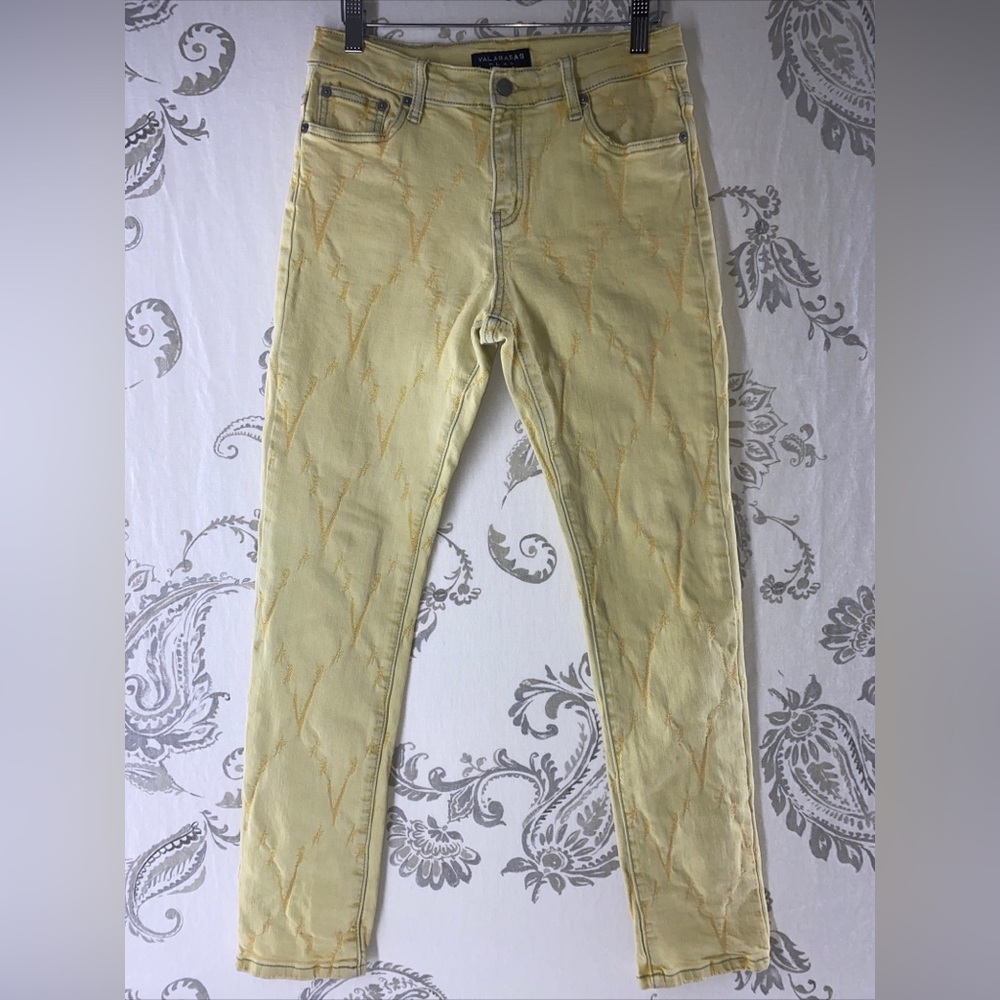 Valabasas‎ Play Jeans V Embroidered
Bovs 14 Stretch Adiustable